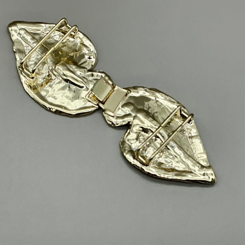 Belt Buckle Women Gold Tone Textured Leaf Interlocking Clasp Vintage 4 Inch